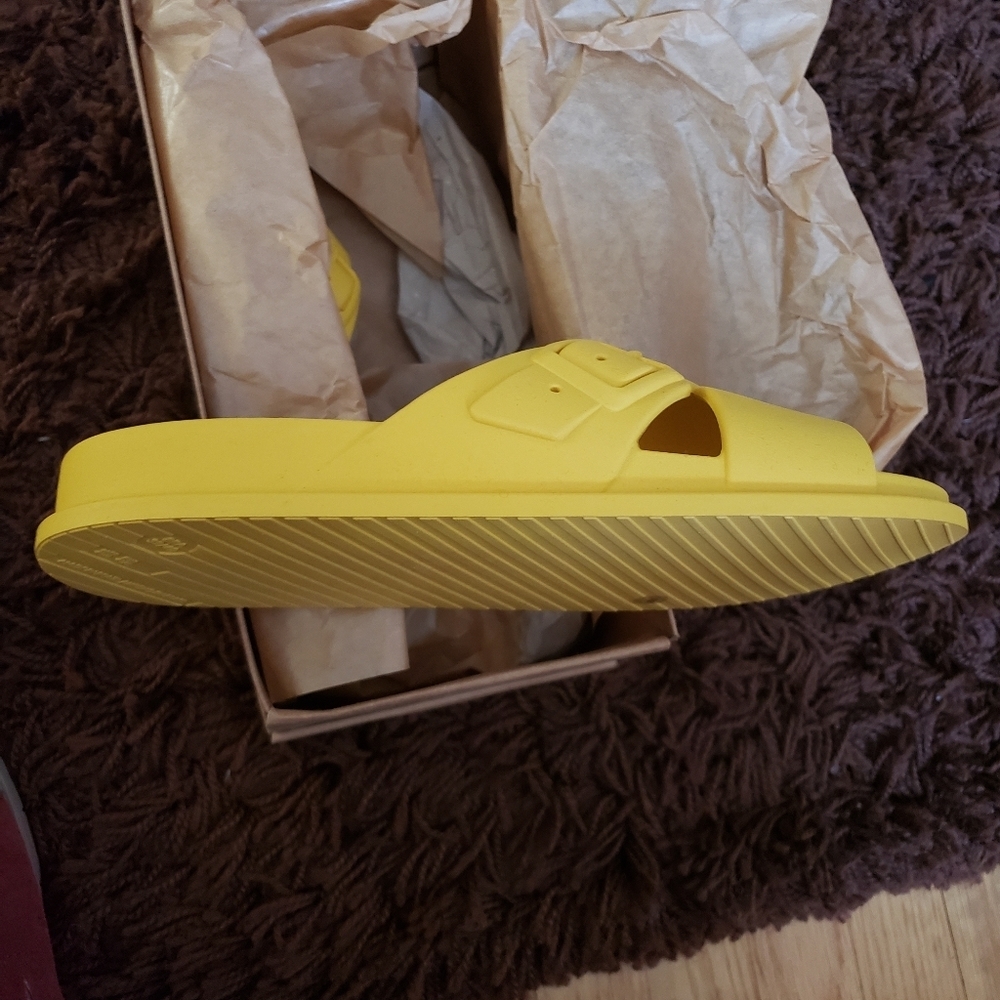 🆕️ Ladies Lucky Brand pvc Sandals - Picture 2 of 4